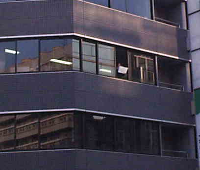 �ʐ^�F�r���̑�����A�т̃A�s�[��